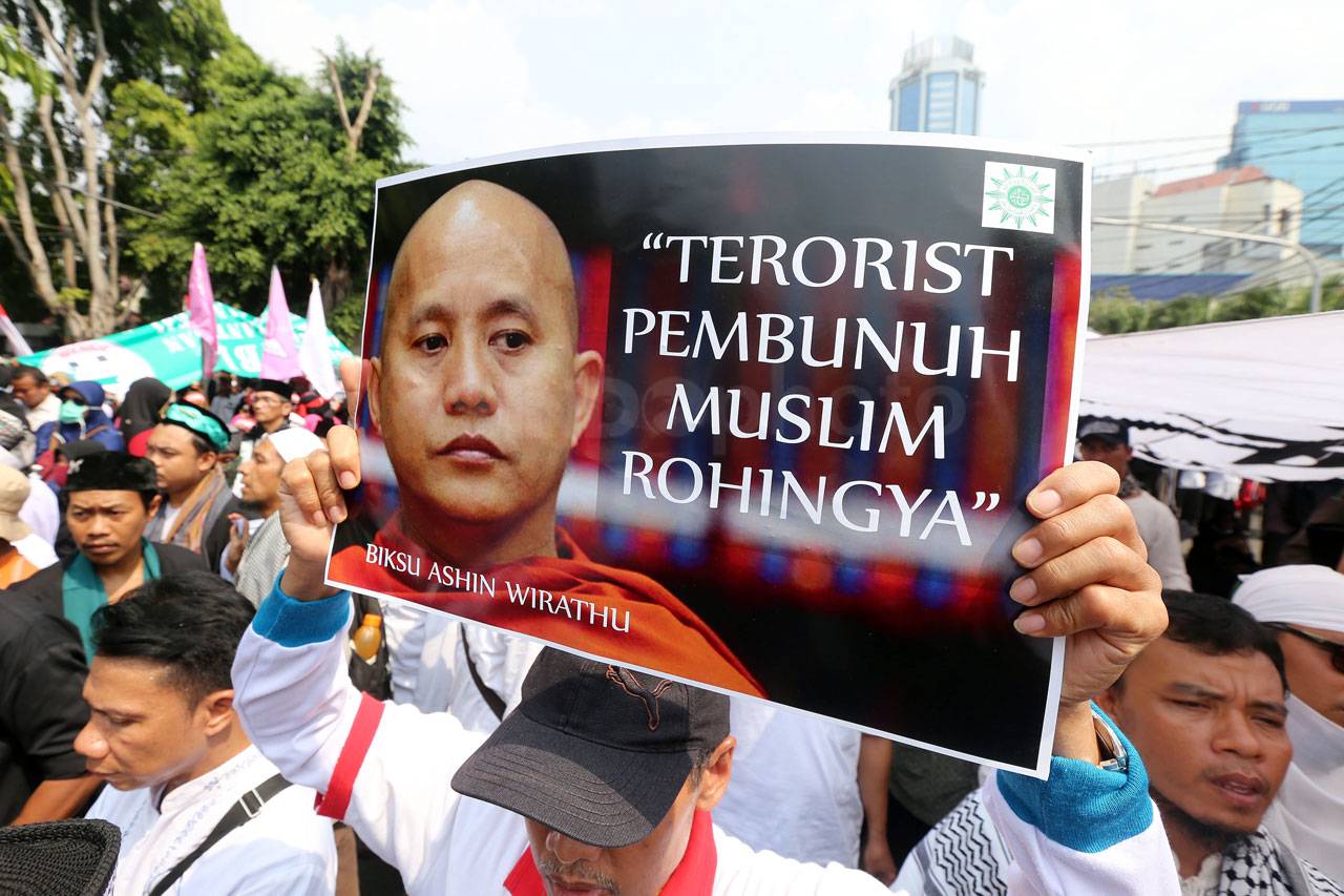 Ribuan Pengunjuk Rasa...