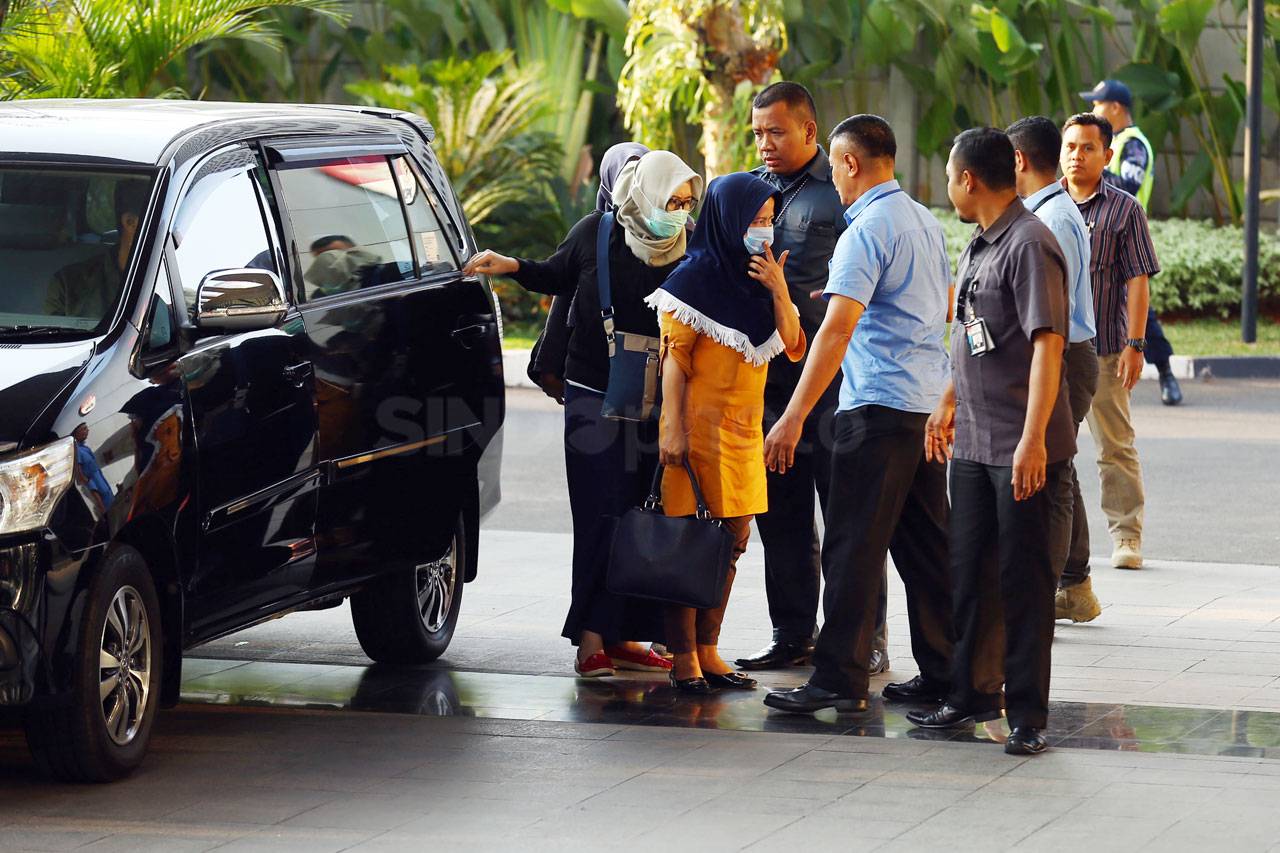 KPK Tangkap Hakim Pengadilan...