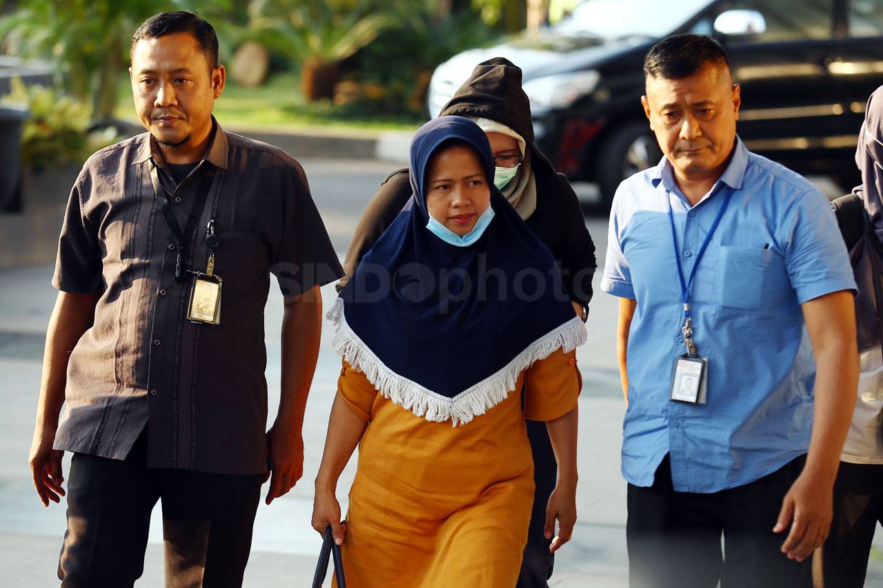 KPK Tangkap Hakim Pengadilan...