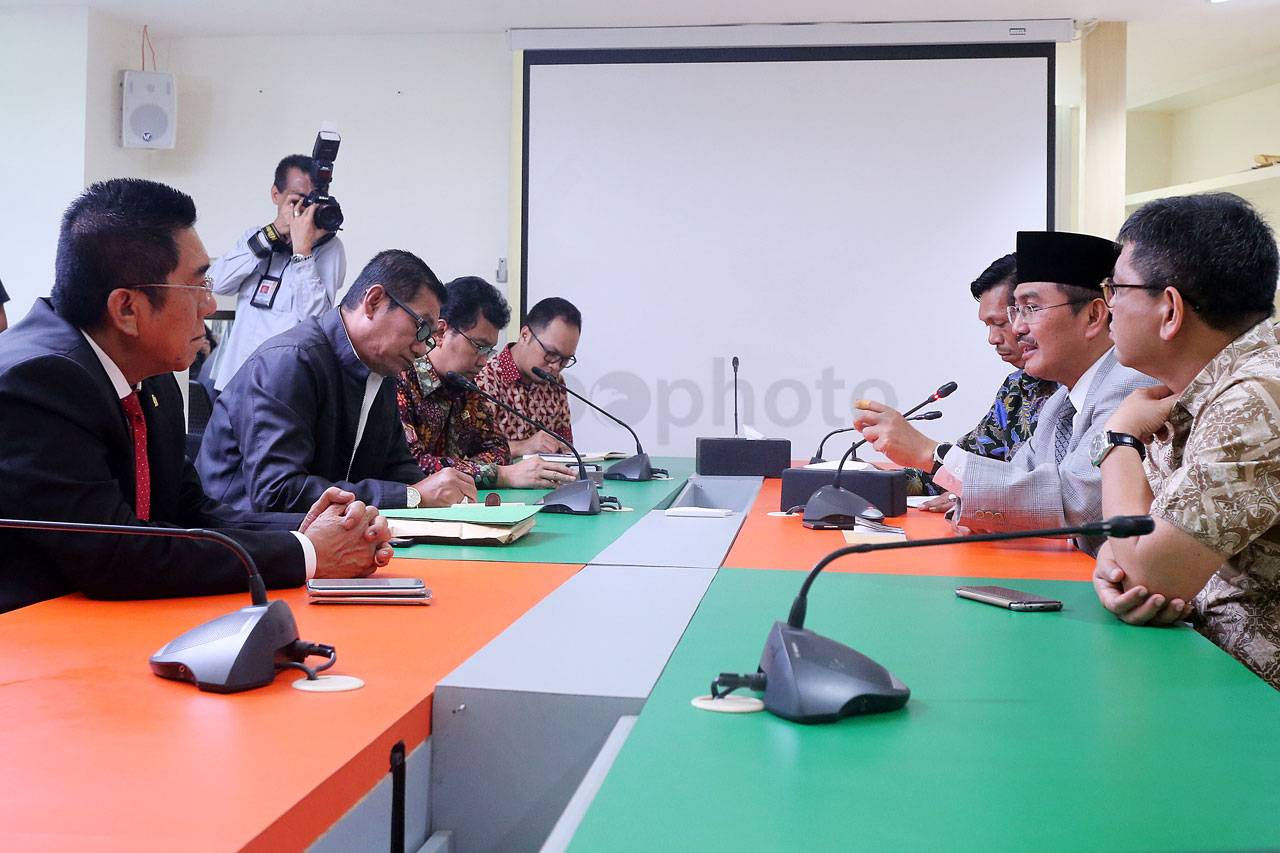 Pansus Angket KPK Temui...