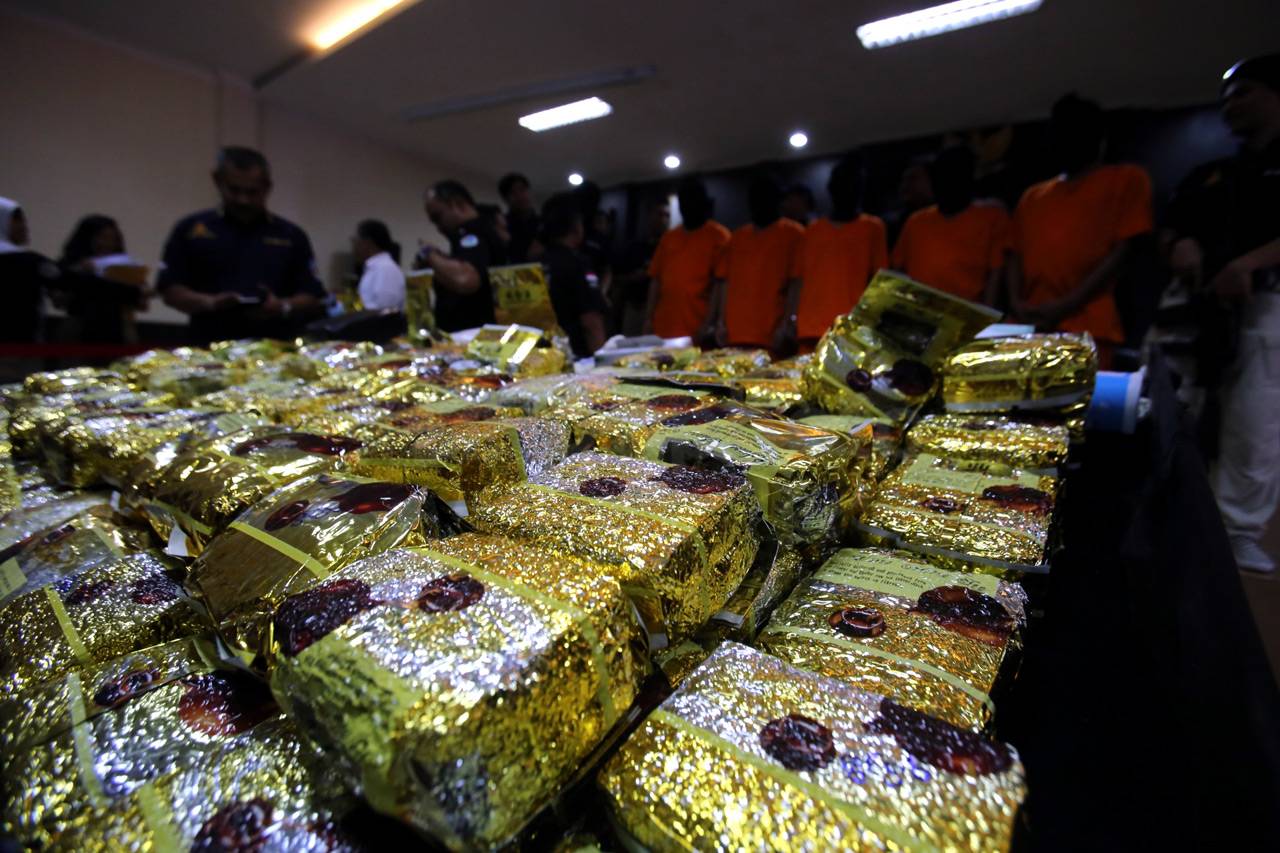 Polisi Amankan 142 Kg...
