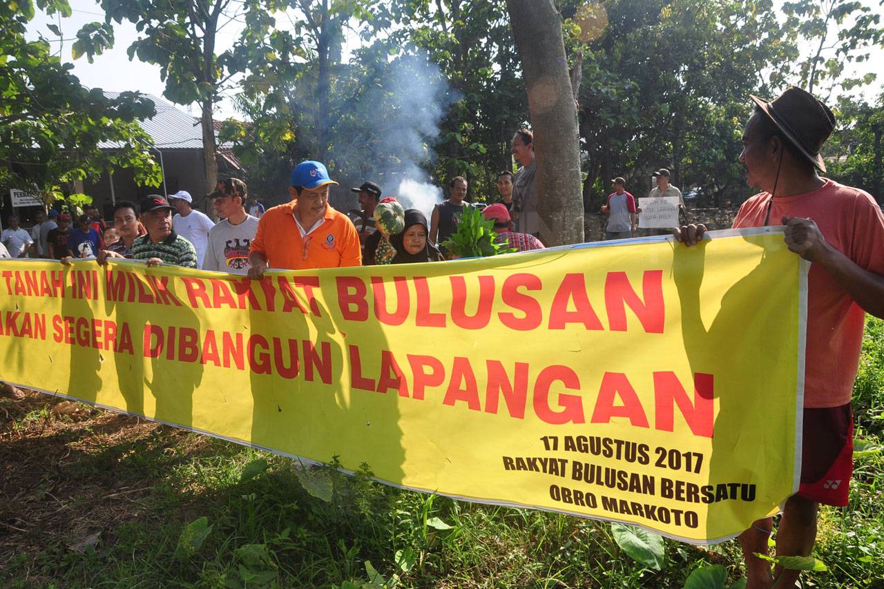 Puluhan Warga Demo Selamatkan...