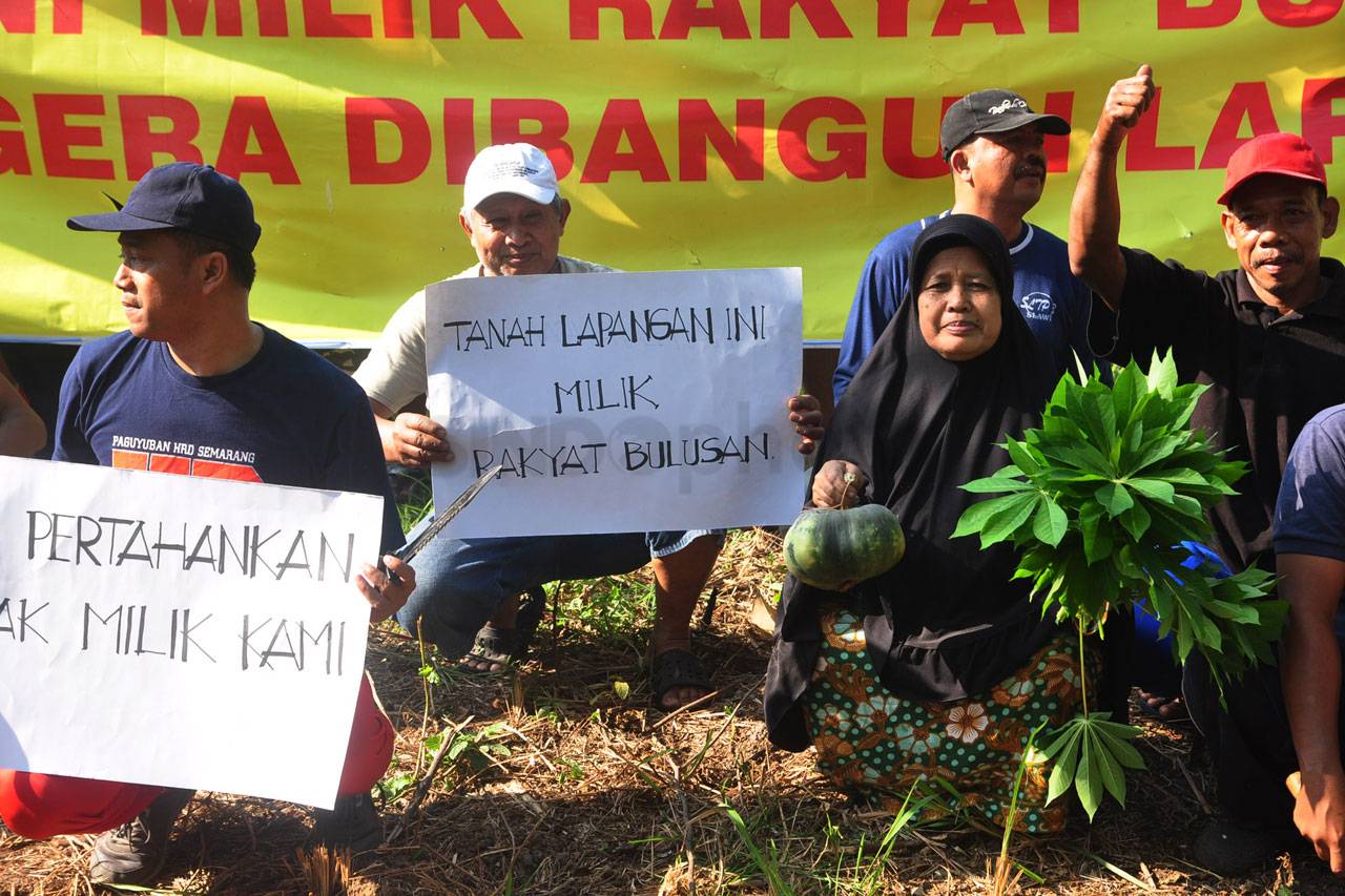 Puluhan Warga Demo Selamatkan...