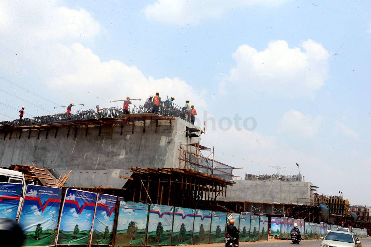 Pembangunan Tol Becakayu...