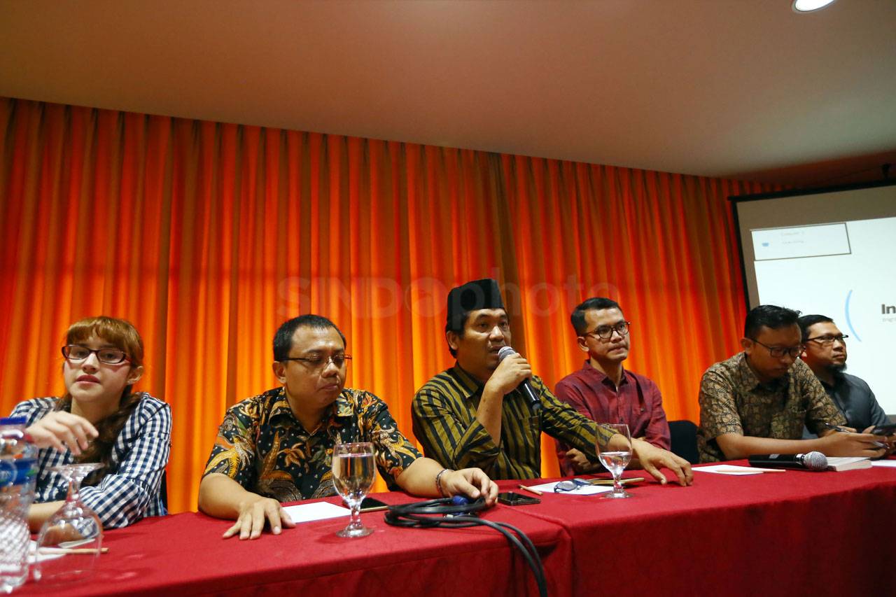 Diskusi Masyarakat Sipil...