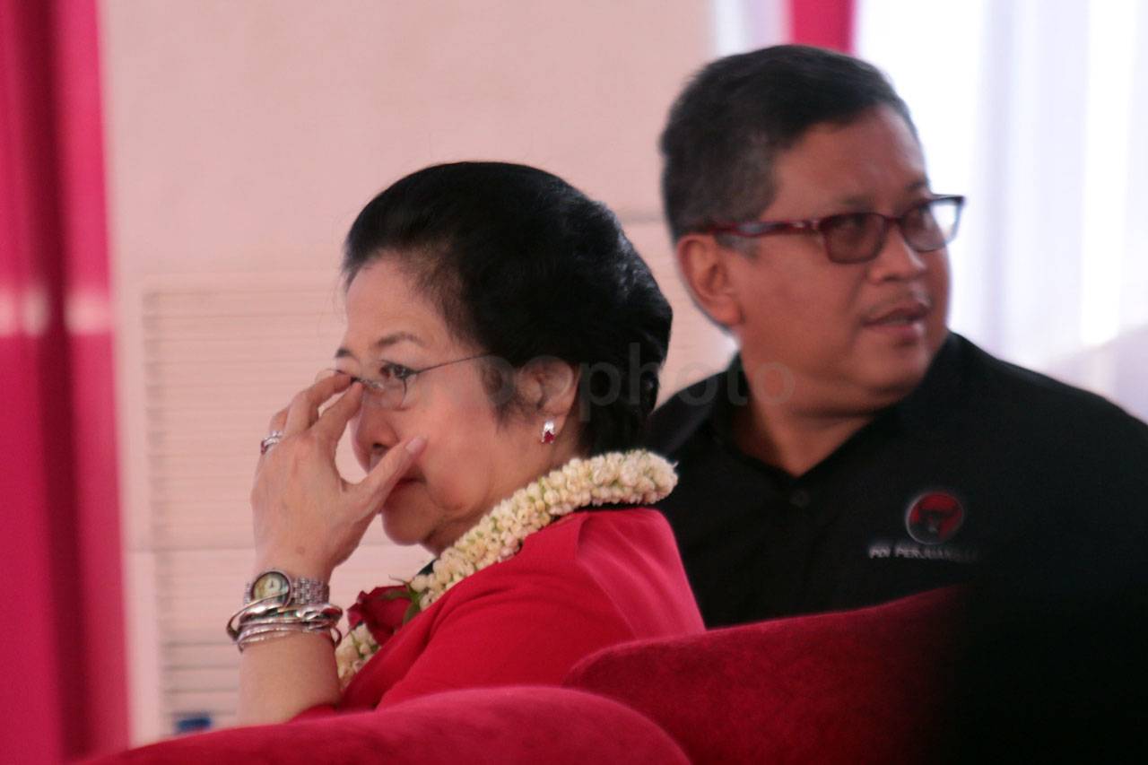 Megawati Hadiri Konsolidasi...