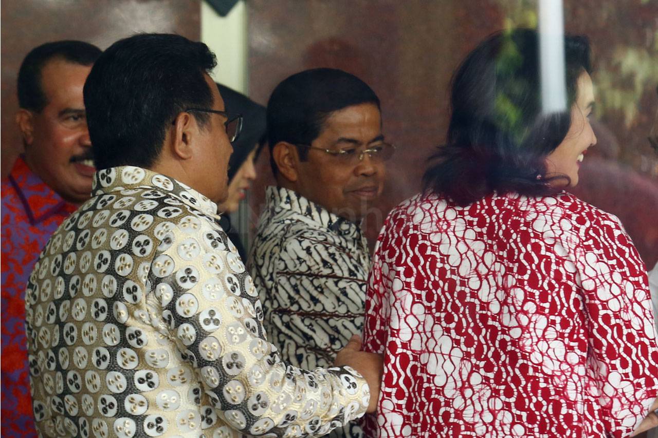 Jalani Perawatan di...