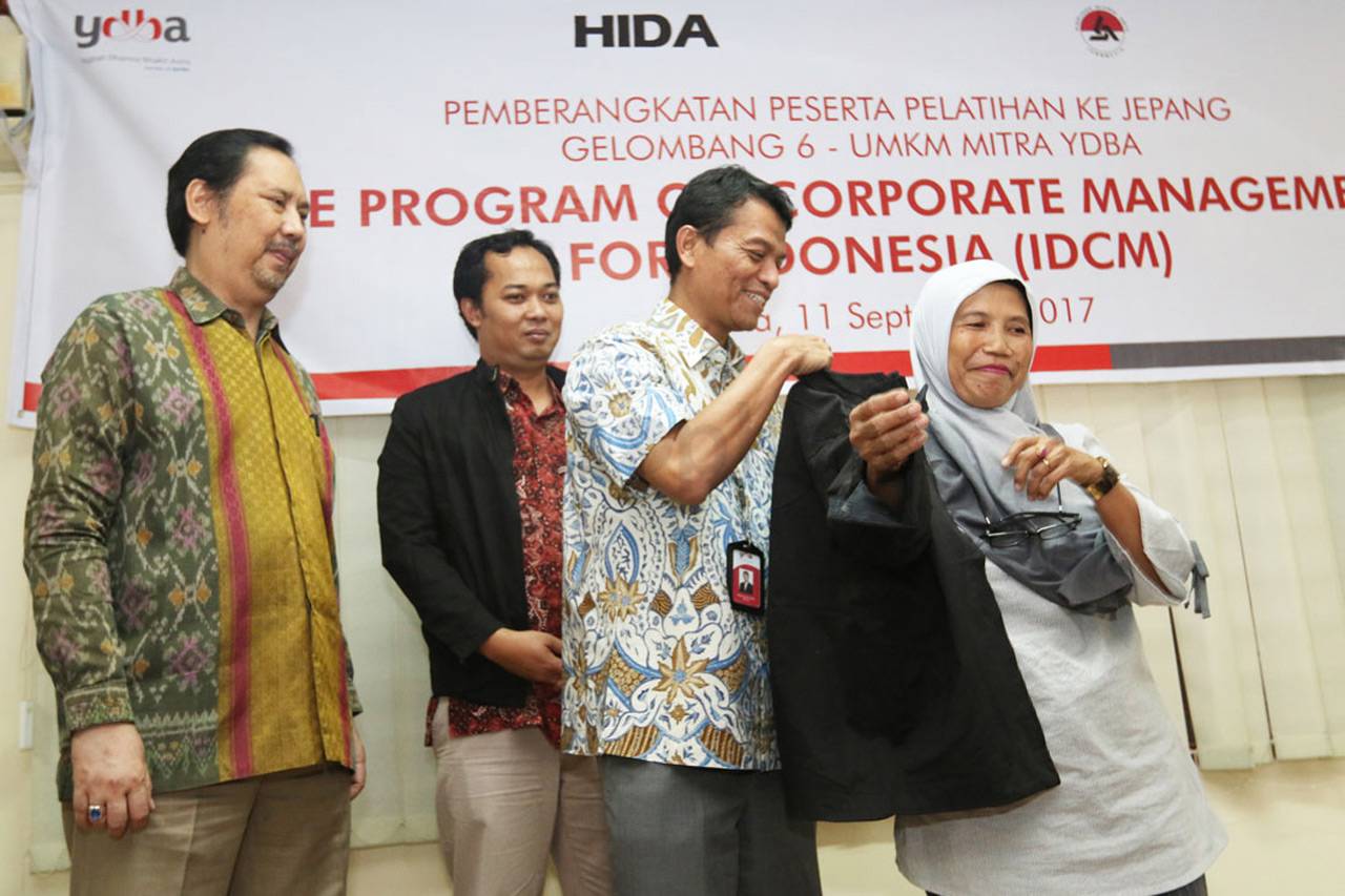 YDBA Berangkatkan Mitra...