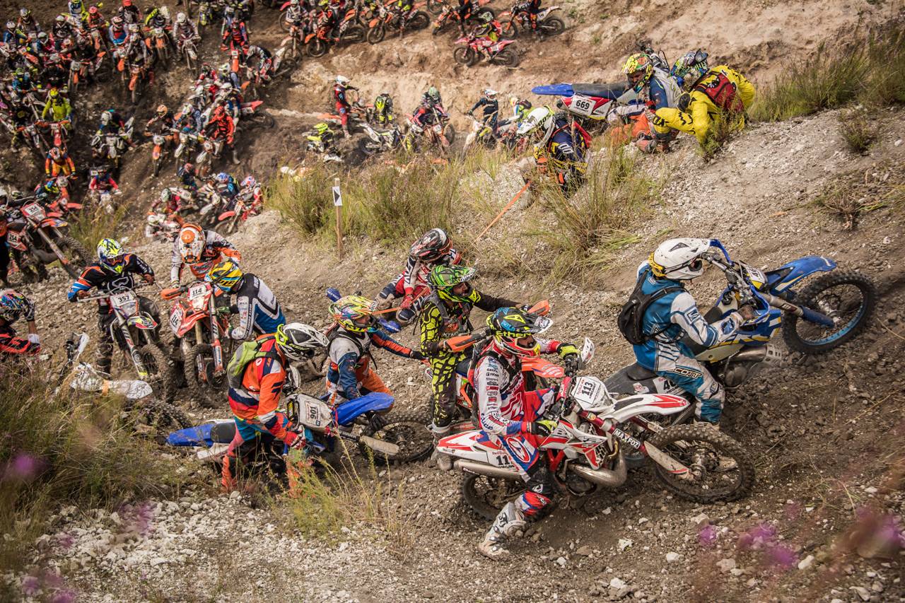 1000 Crosser di Ajang...