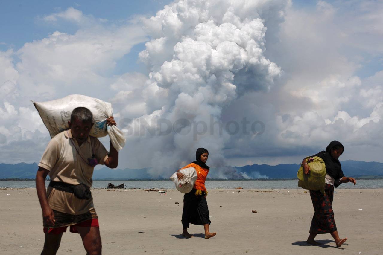 Pengungsi Rohingya Kelelahan...