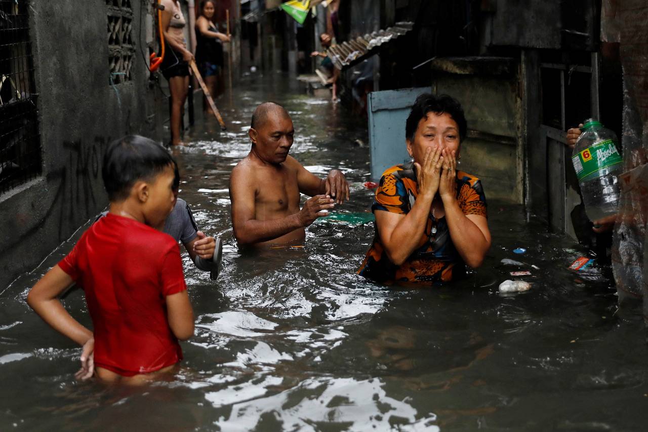 Angin Topan dan Banjir...
