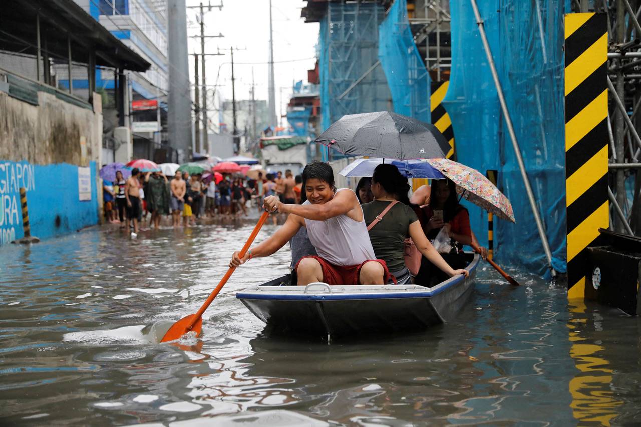 Angin Topan dan Banjir...