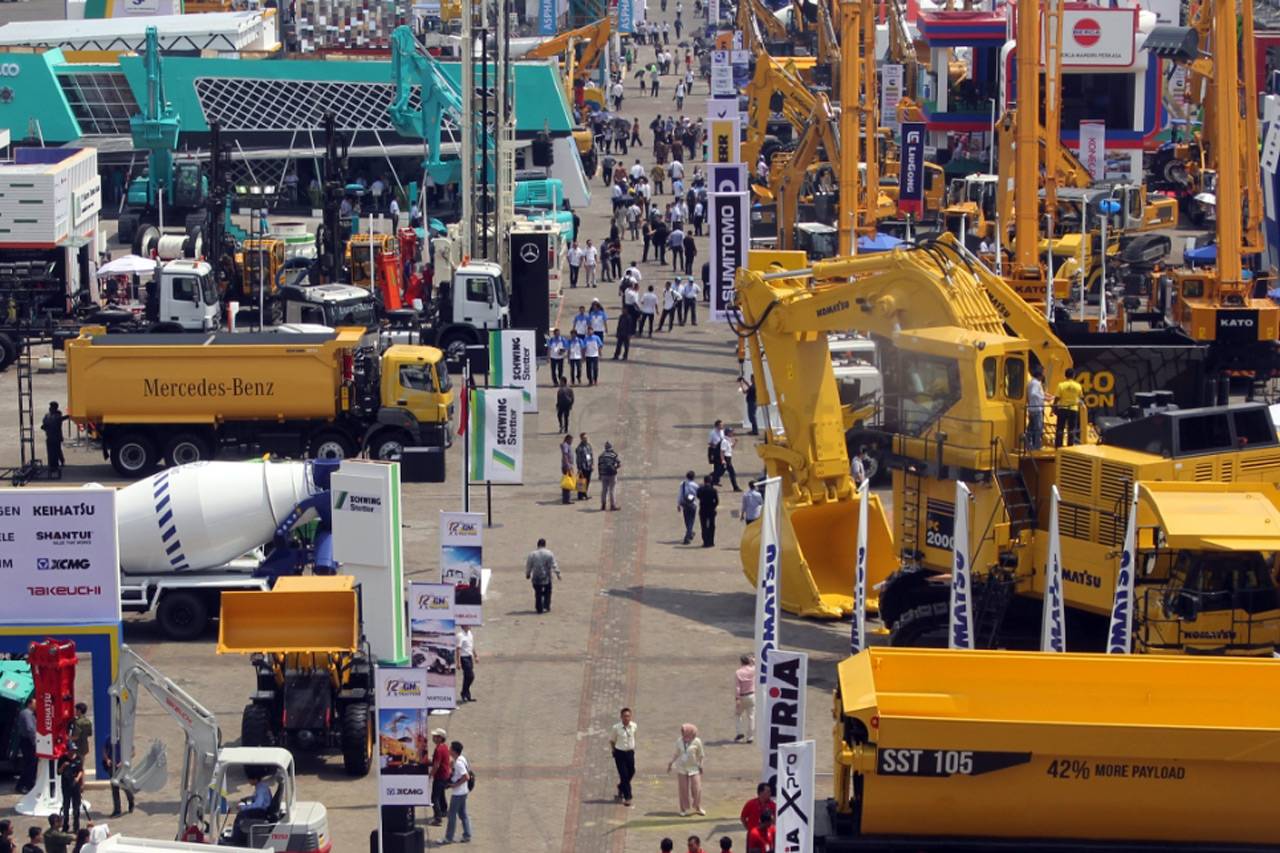 Lima Pameran Niaga Resmi...