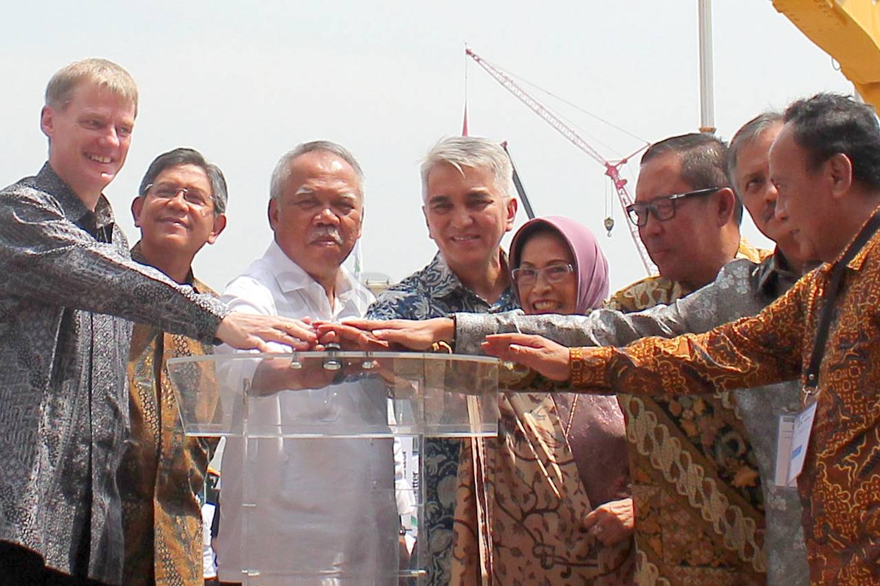 Lima Pameran Niaga Resmi...
