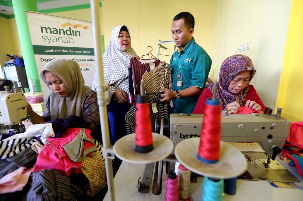 Usaha Pakaian Daur Ulang...