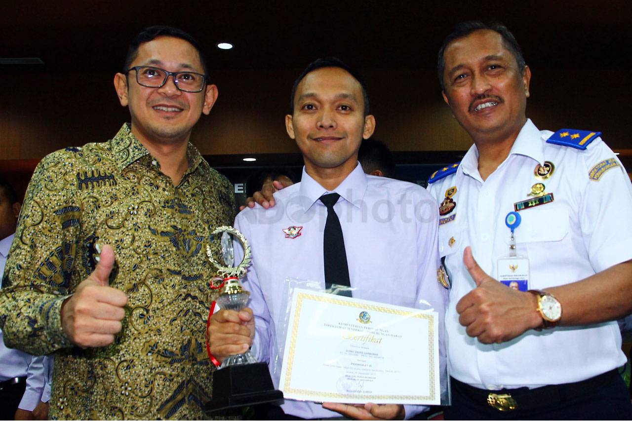 Pengemudi Blue Bird...