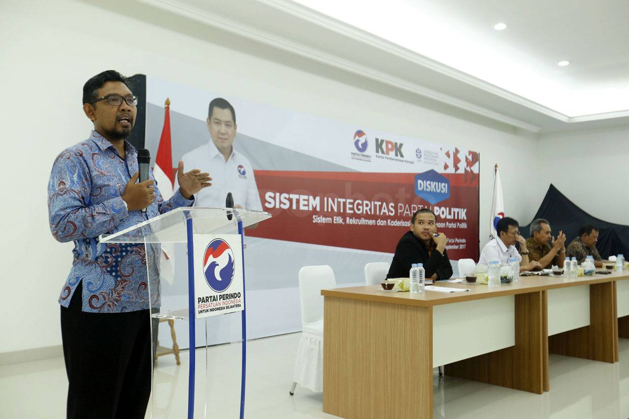 Partai Perindo Gelar...