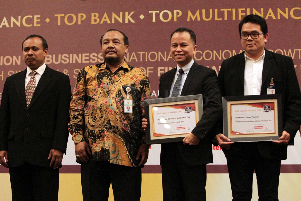 WOM Finance Raih Penghargaan...