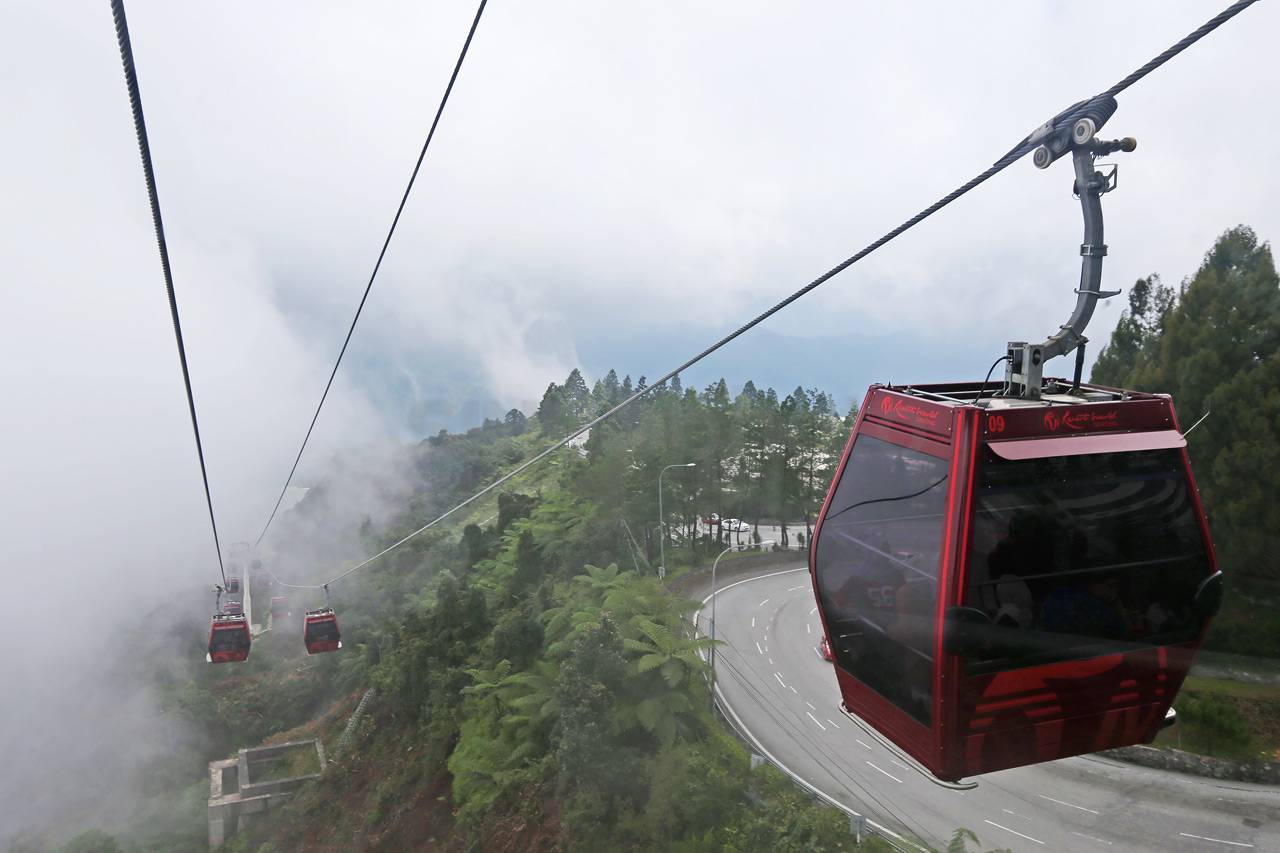 Sensasi Menembus Kabut...