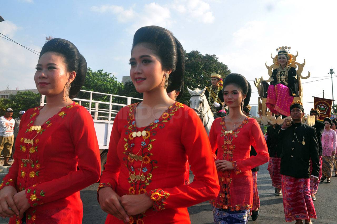 Melestarikan Budaya...