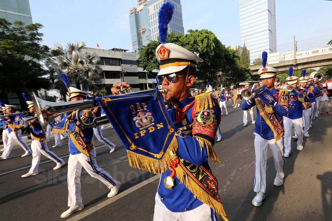 Mendagri Ikuti Jalan...