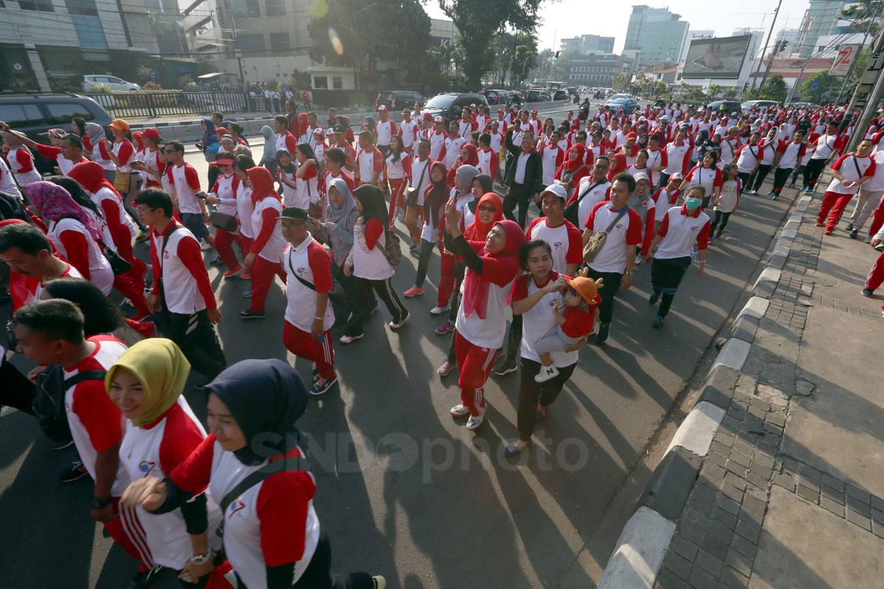Mendagri Ikuti Jalan...
