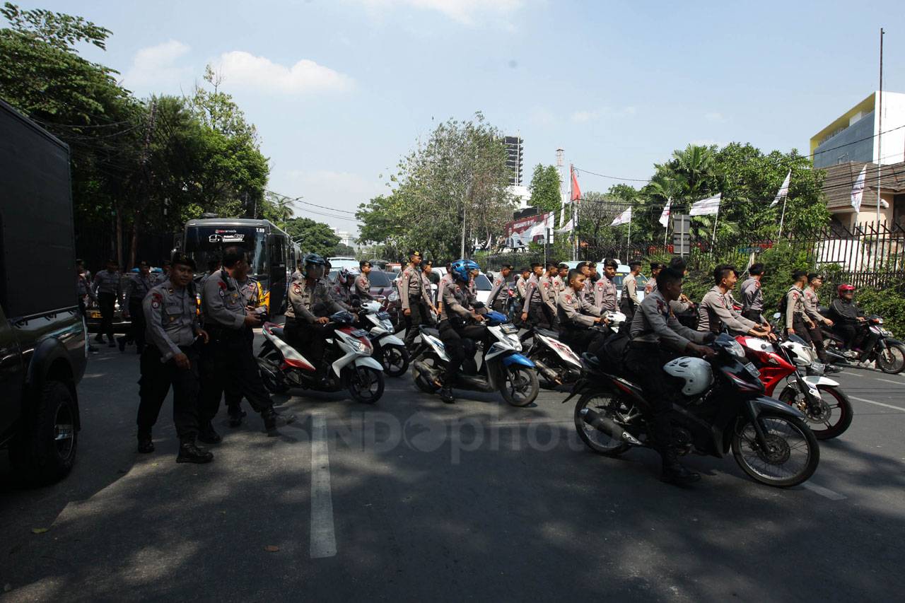 Pasca Kericuhan, Penjagaan...