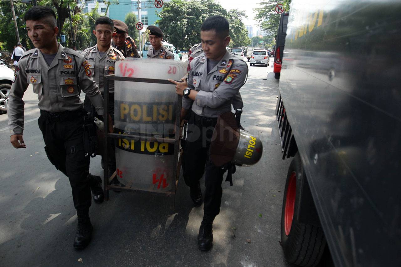 Pasca Kericuhan, Penjagaan...