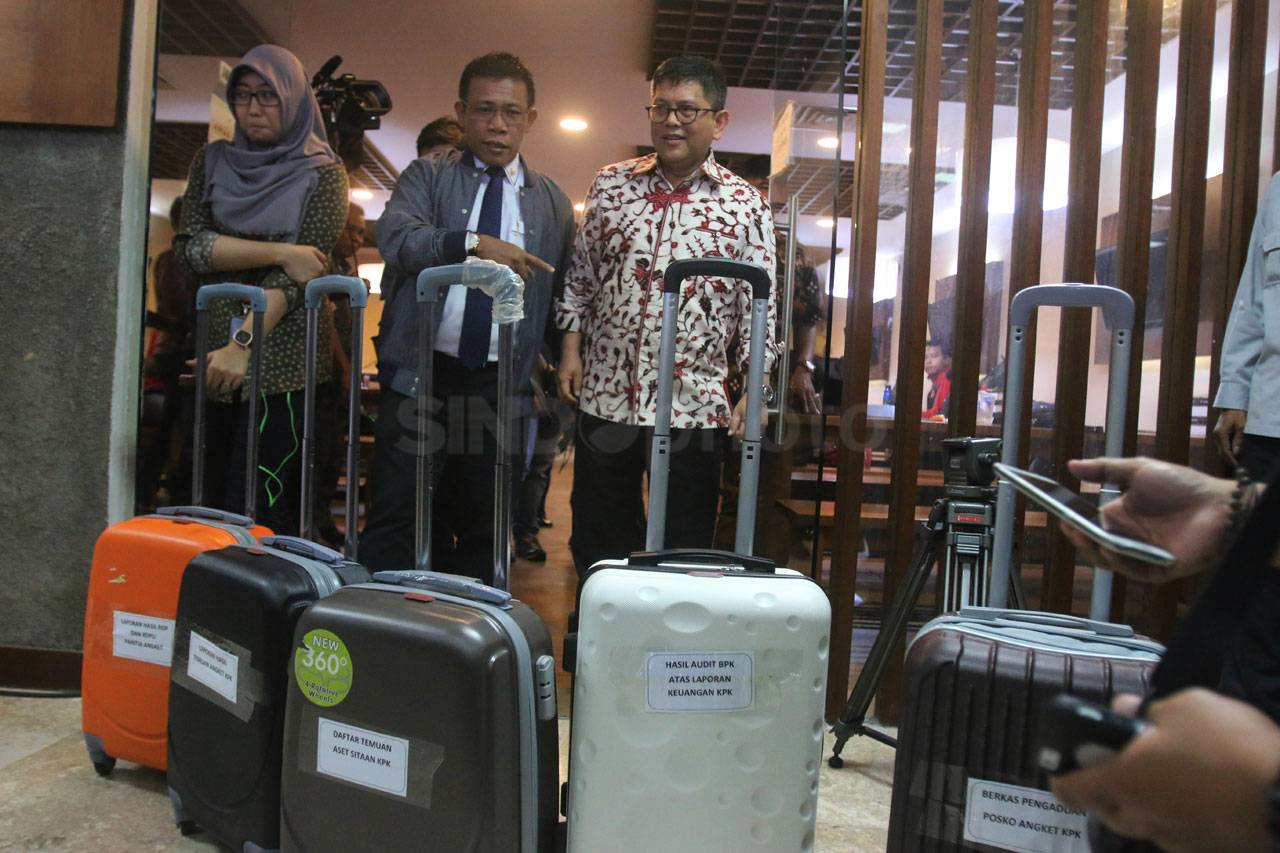 Pansus Angket KPK Miliki...