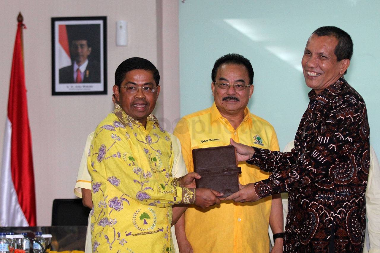 Datangi DPP Golkar,...