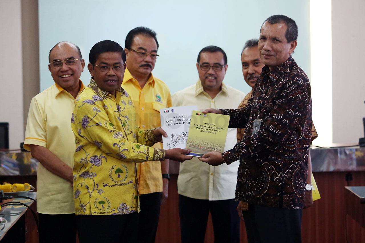 Datangi DPP Golkar,...