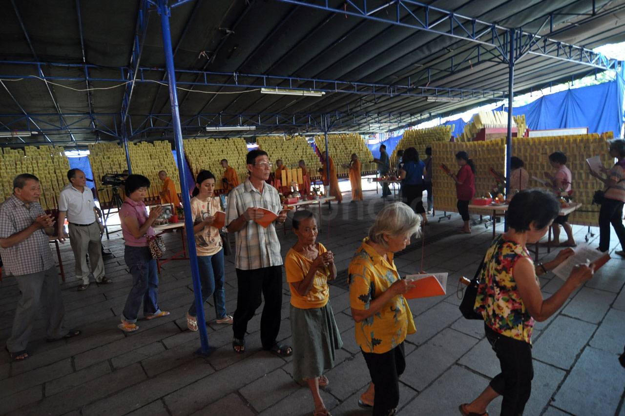 Bagi-Bagi Sembako dalam...