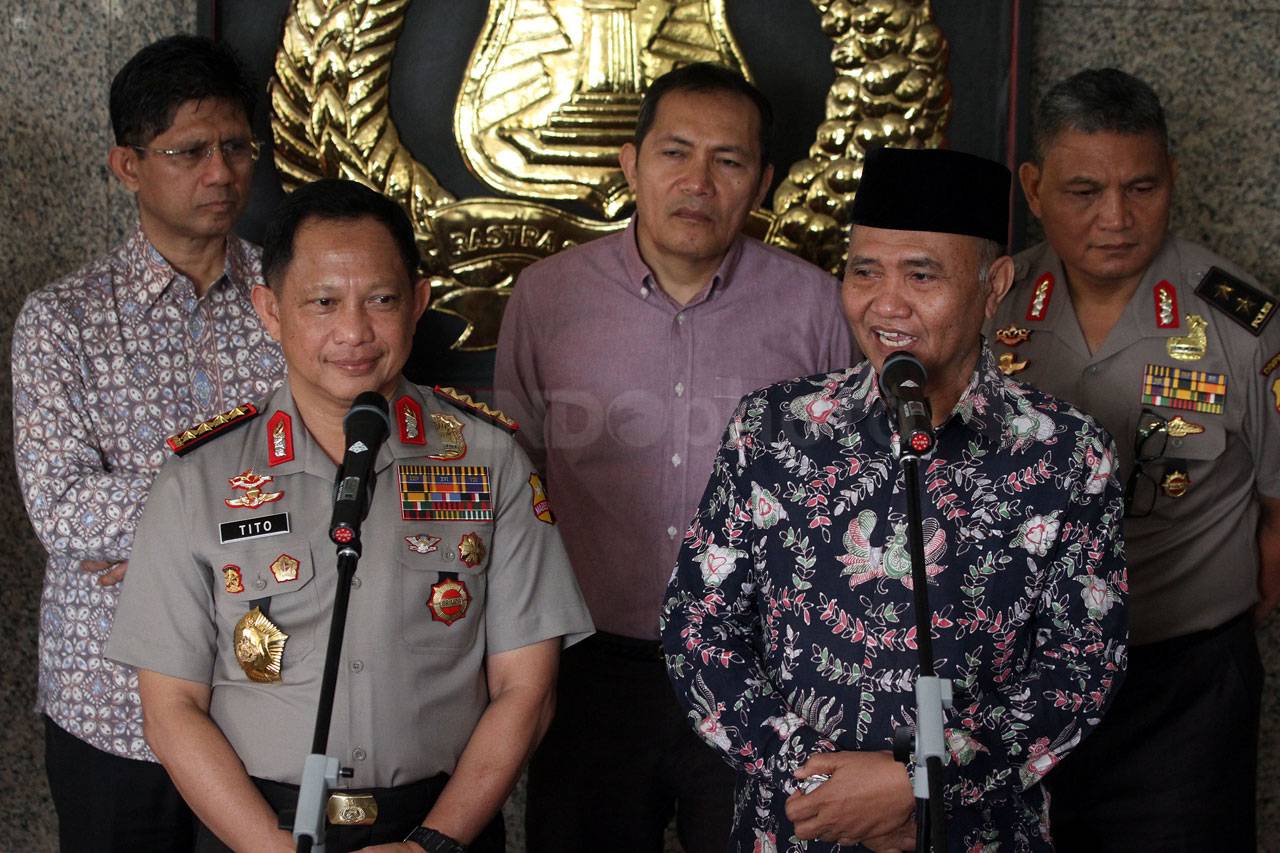 Pimpinan KPK Hadiri...