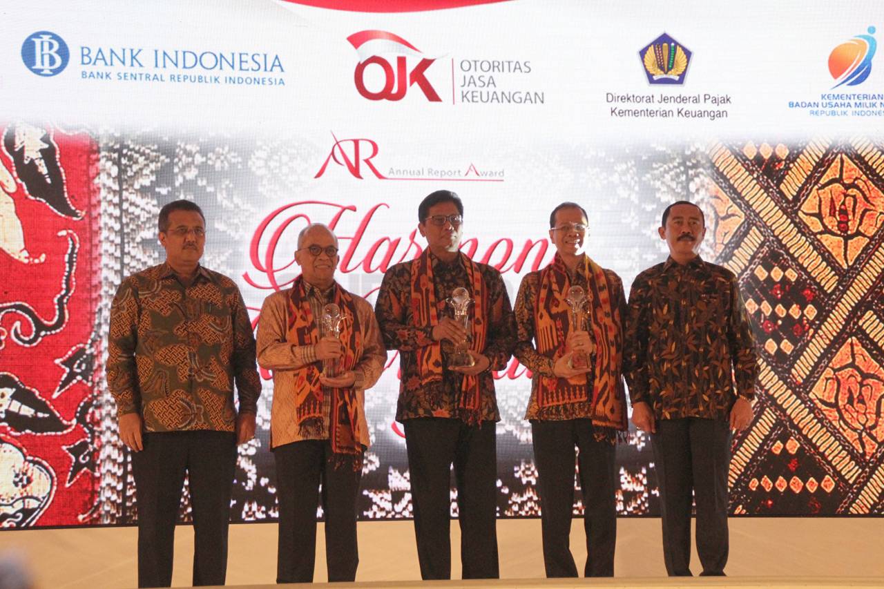 Bank DKI Raih Penghargaan...
