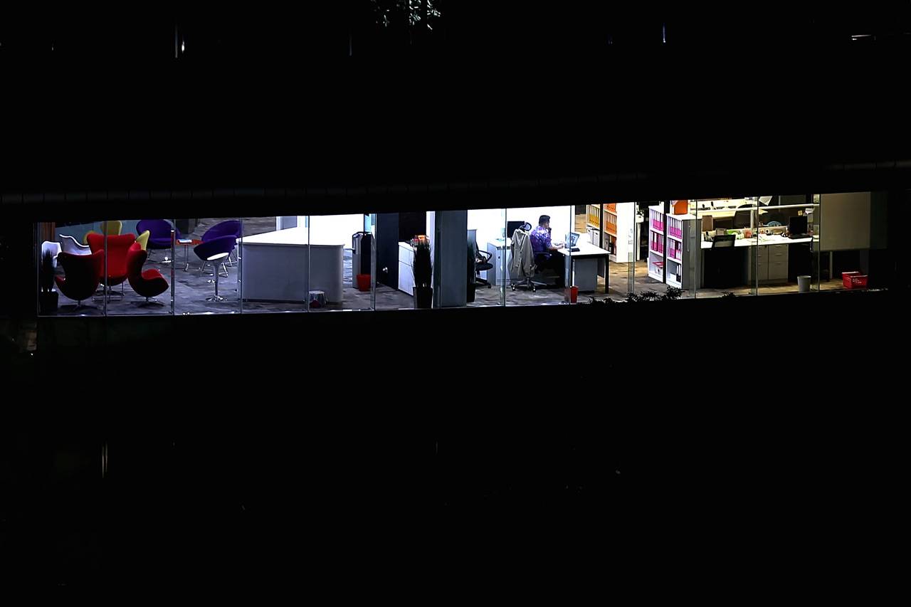Kerja Lembur, Pekerja...