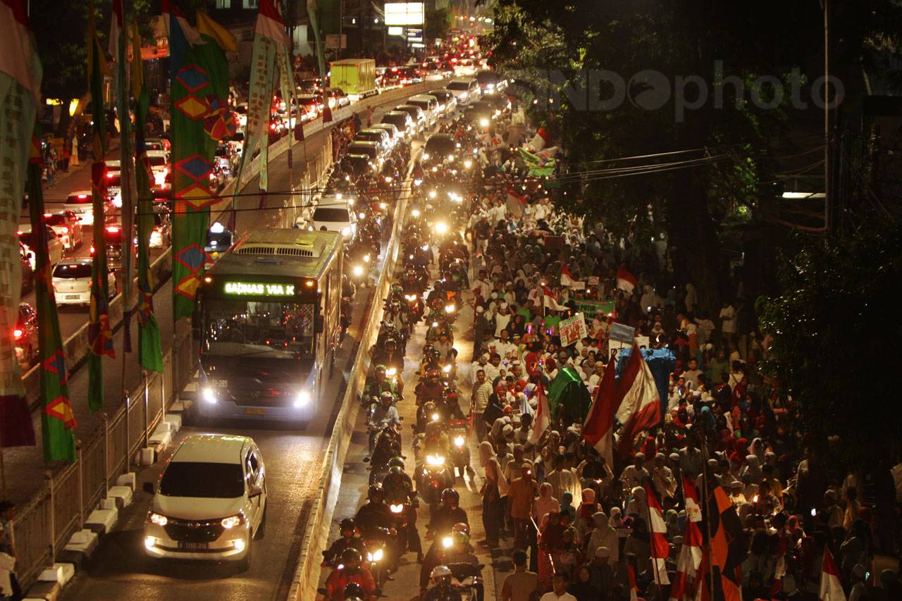 Pawai Obor Meriahkan...