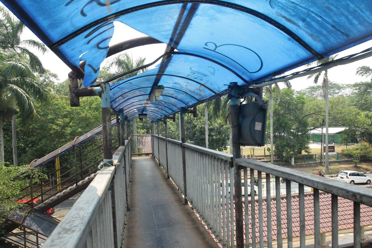 Kondisi JPO di Jalan...