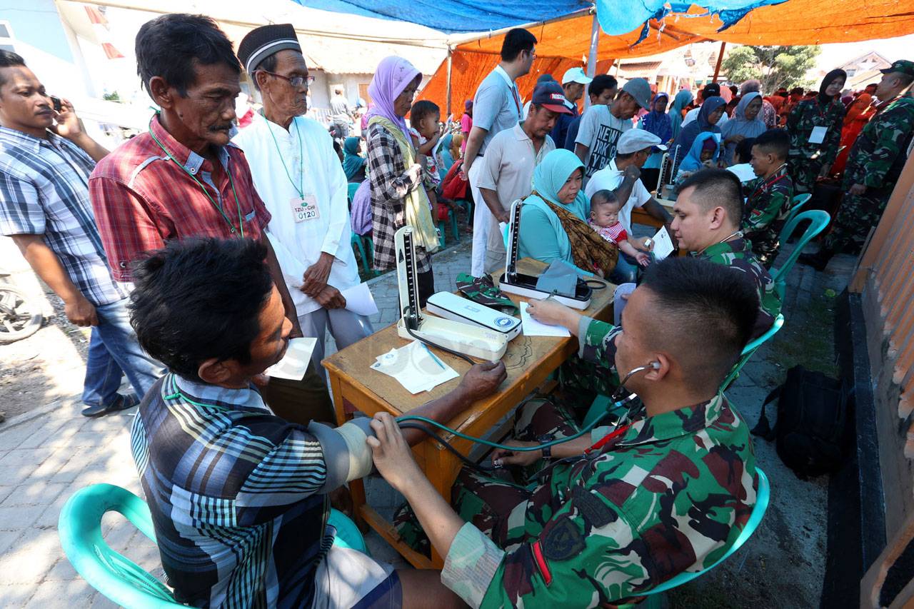 Rayakan HUT TNI, KRI...