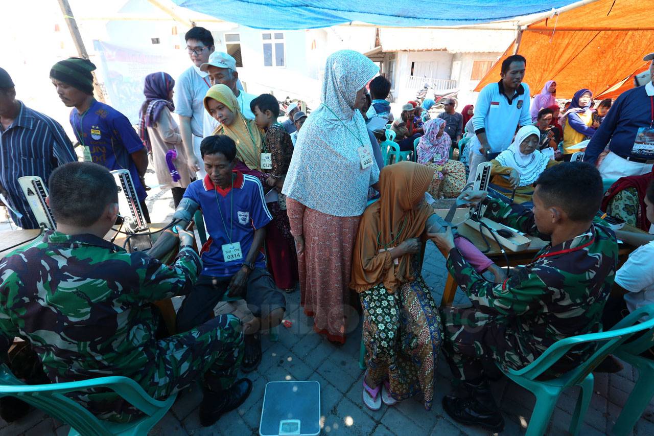 Rayakan HUT TNI, KRI...