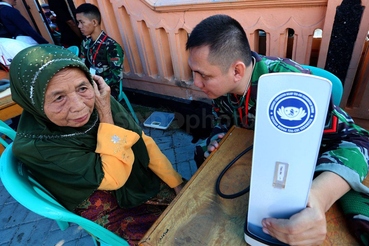 Rayakan HUT TNI, KRI...