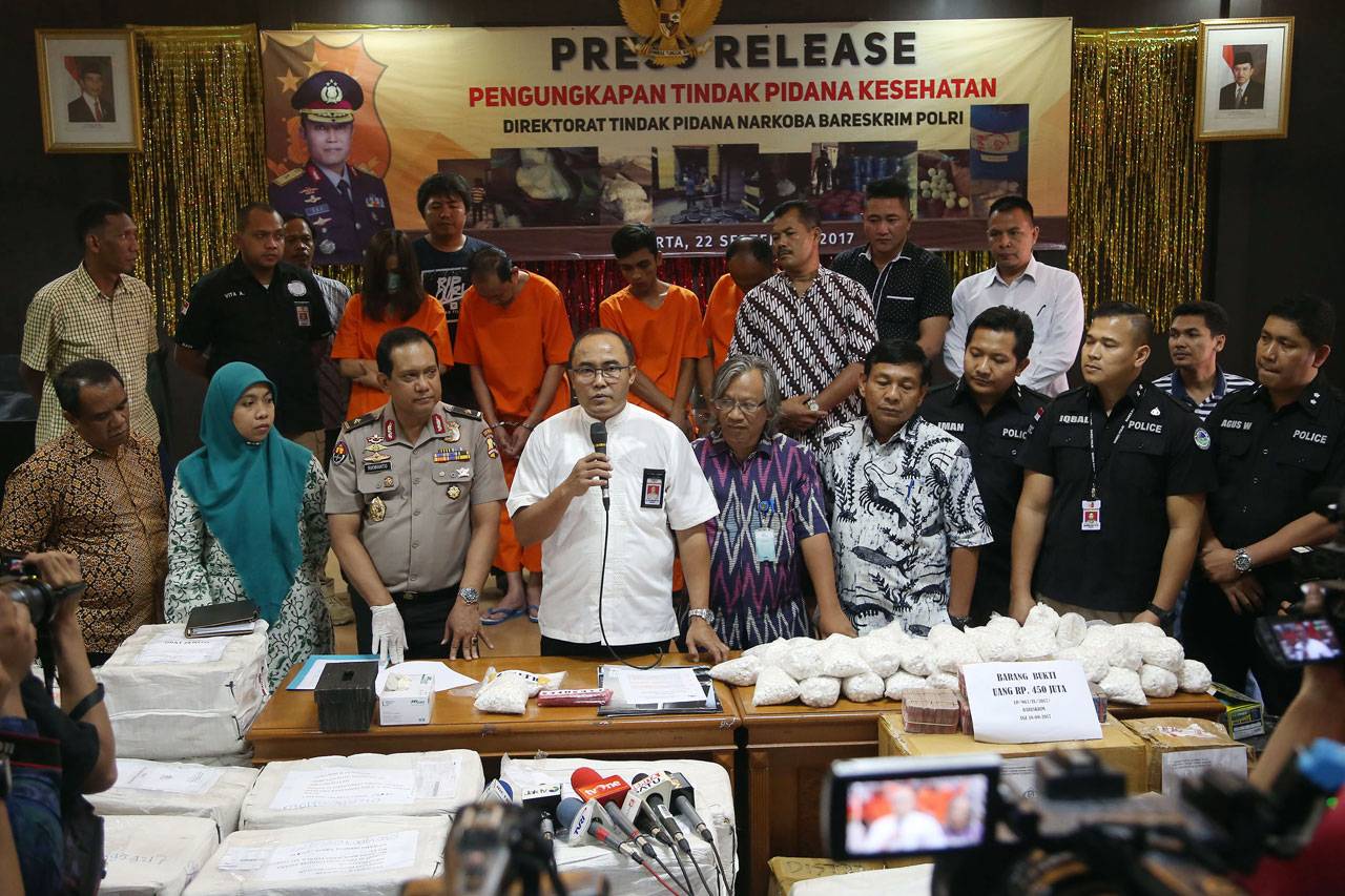 Polisi Tangkap Pembuat...