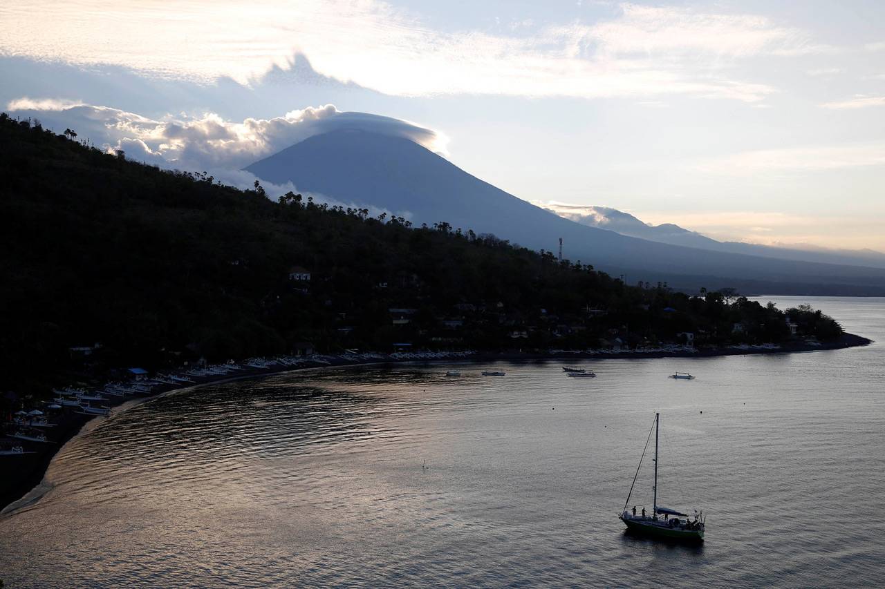 Melihat Keindahan Gunung...