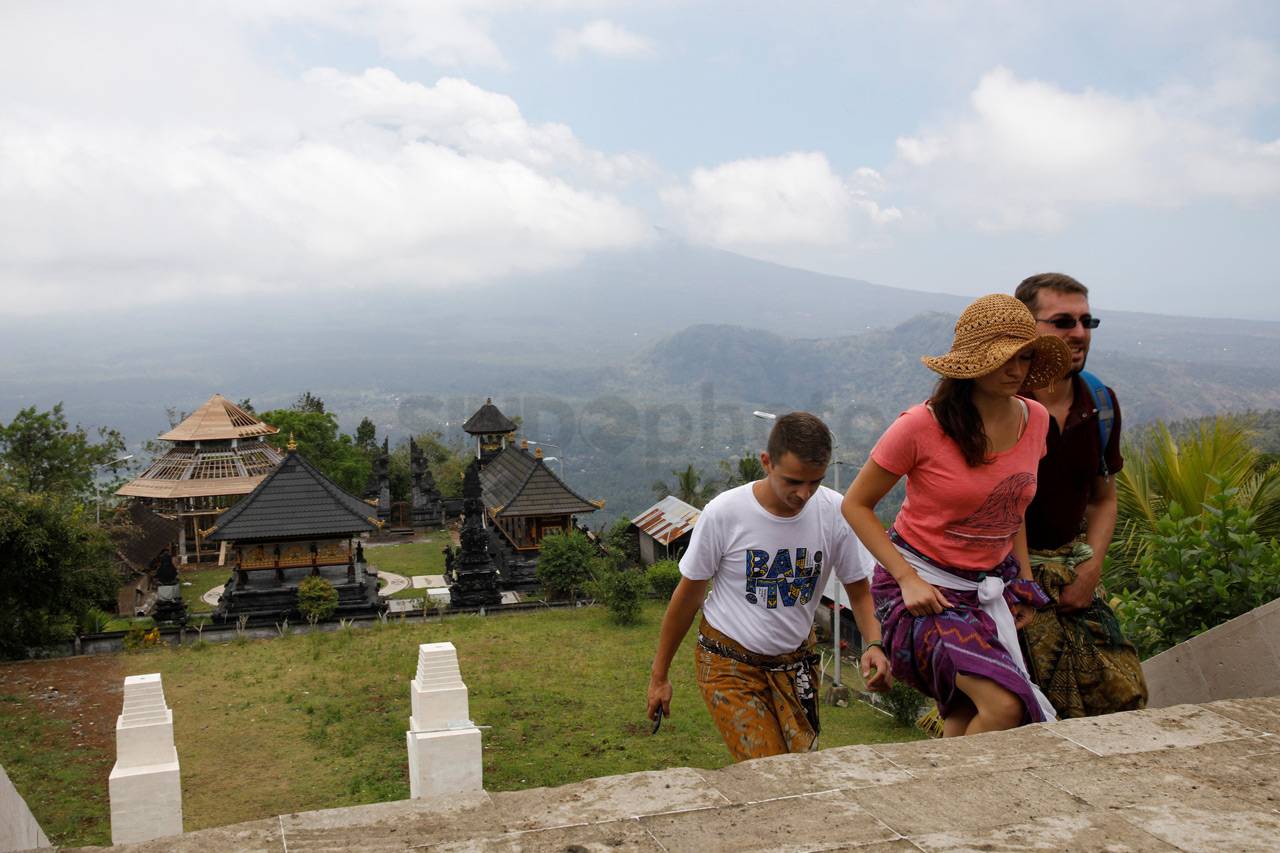 Melihat Keindahan Gunung...