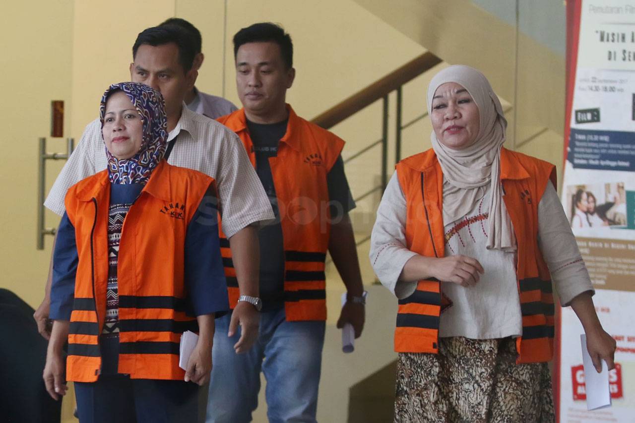 Tiga Tersangka Suap...