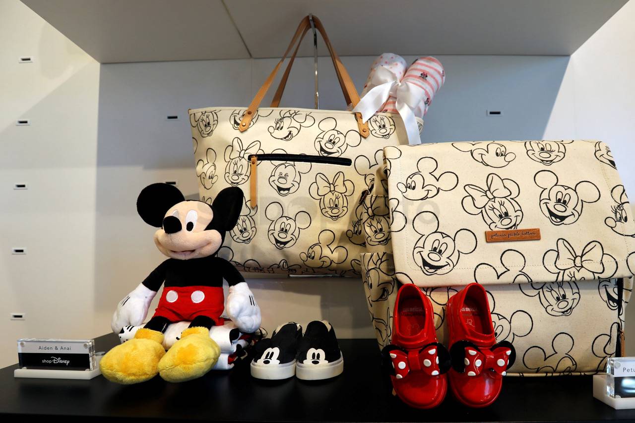 Kunjungan Menurun, Disney...