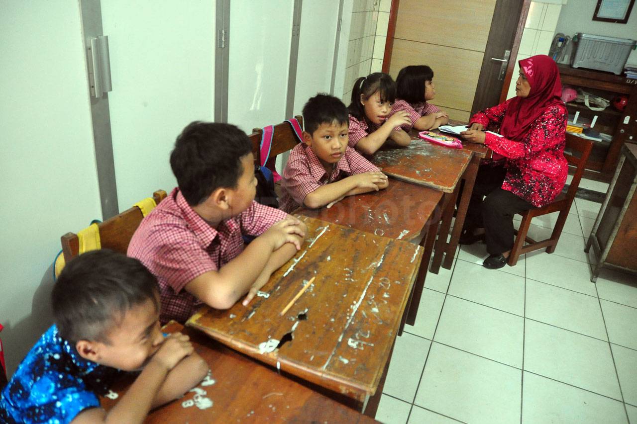 Siswa SLB YPAC Jalani...