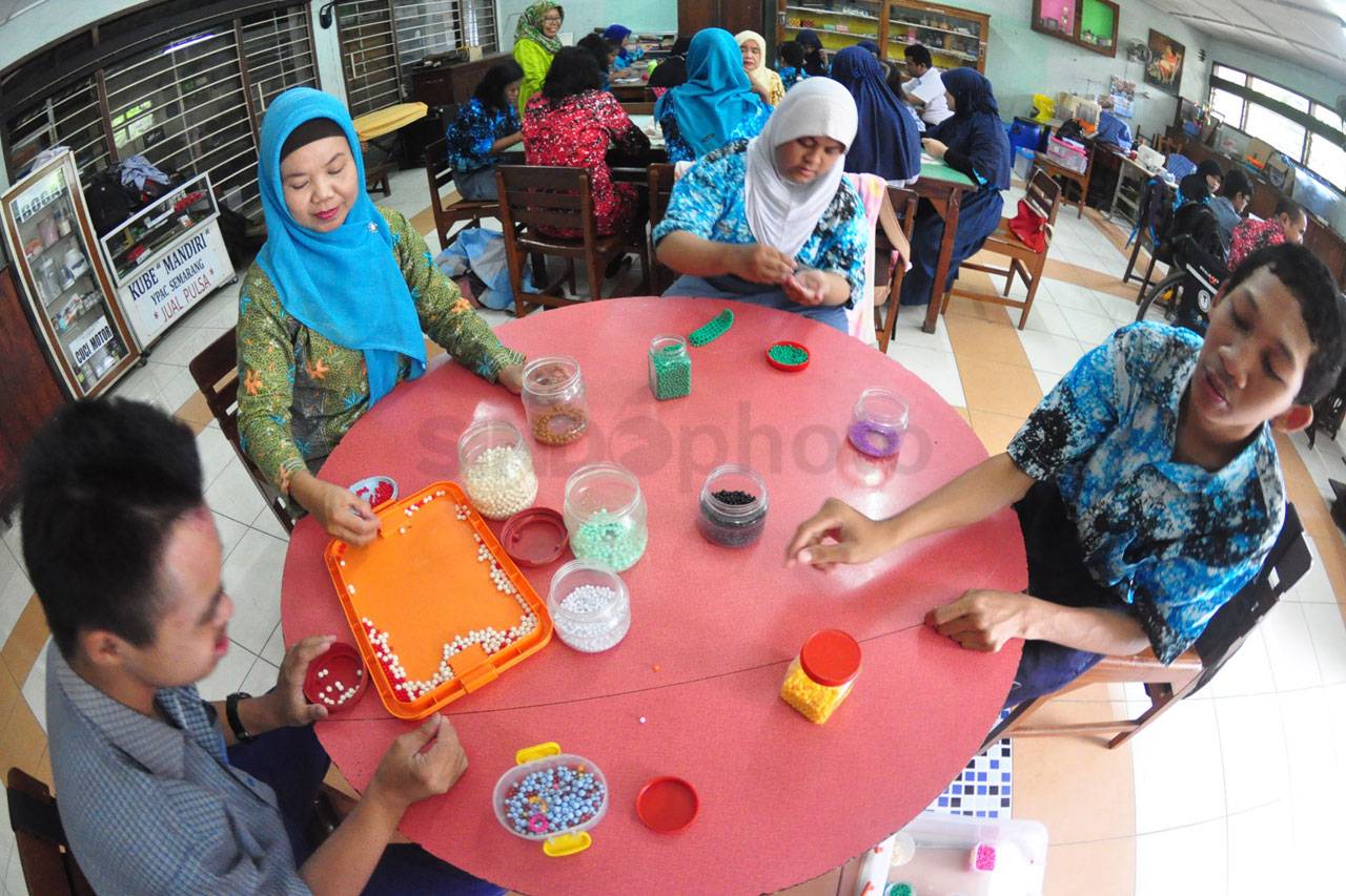 Siswa SLB YPAC Jalani...