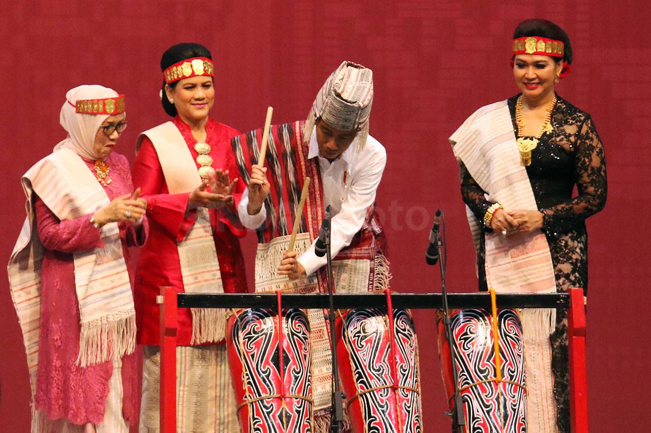 Presiden Jokowi Buka...