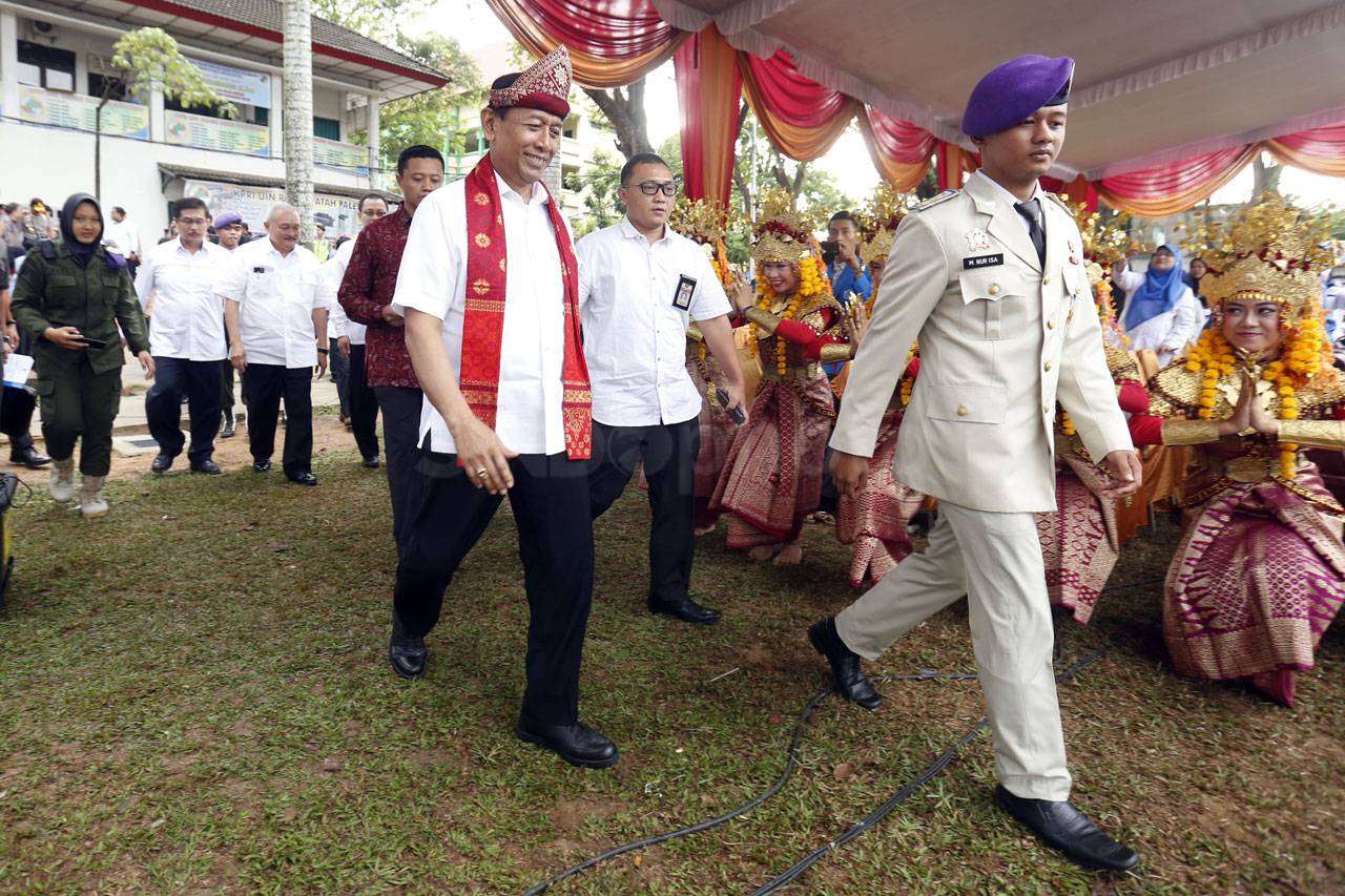 Wiranto Hadiri Apel...