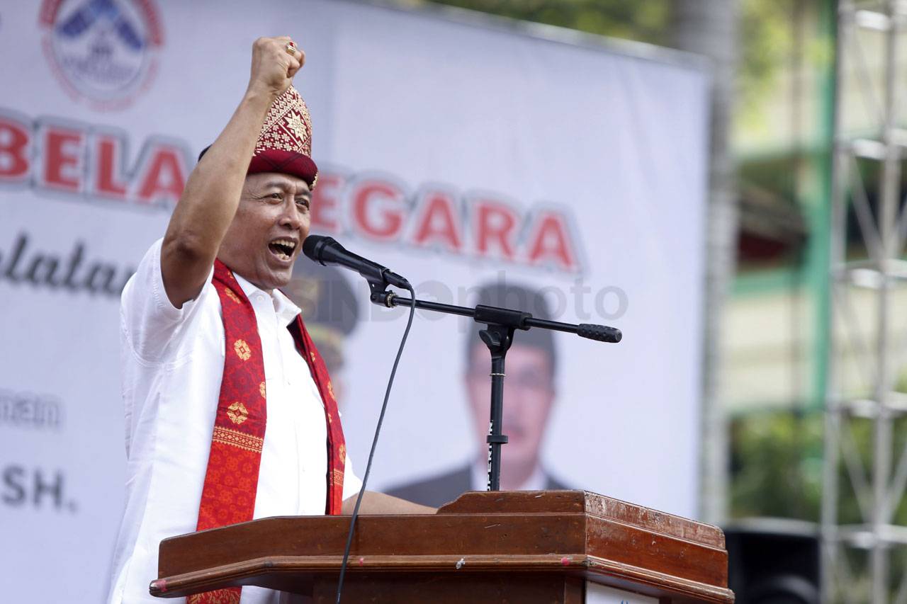 Wiranto Hadiri Apel...